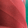 Utilisation de mousse de silicone rouge fonc&eacute; SIP-12-10 sur la machine &agrave; presser
