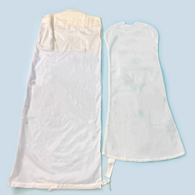 Le finisseur de v&ecirc;tement en polyester bleu peut &ecirc;tre install&eacute; sur le finisseur Garmnet FORENTA 604AF-L