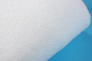 Feutre polyester P-902 compos&eacute; de feutres avec diff&eacute;rentes r&eacute;sistances thermiques et &eacute;paisseurs.