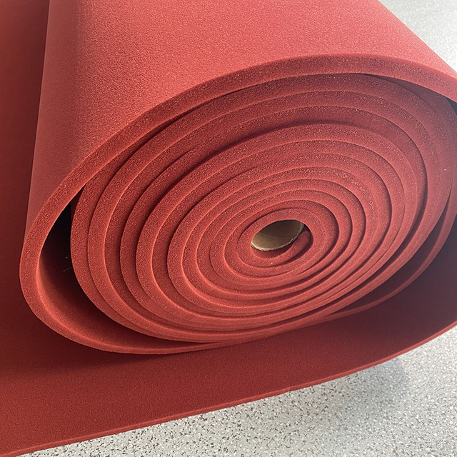 Feuille de mousse de silicone &agrave; cellules ouvertes pour tables &agrave; repasser sous vide et machine de pressage &agrave; chaud