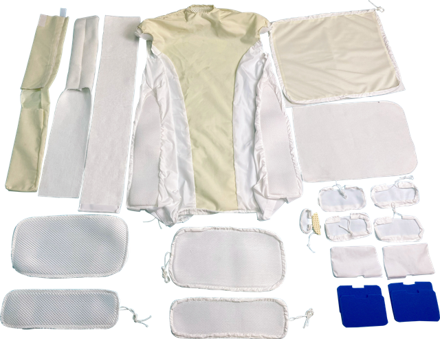 Le finisseur de v&ecirc;tement en Polyester bleu peut &ecirc;tre install&eacute; sur la couverture SANKOSHA MF-300 pour la machine &agrave; chemises