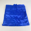 Le finisseur de v&ecirc;tement en polyester bleu peut &ecirc;tre install&eacute; sur la couverture du finisseur de formulaire PONY MG
