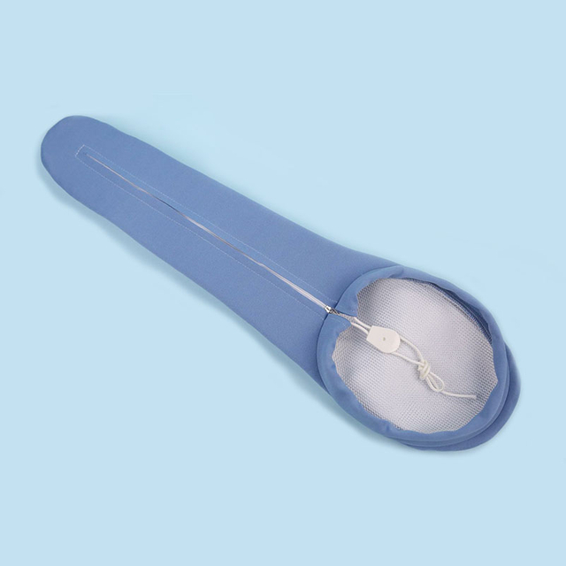 Fabriqu&eacute; en feutre de polyester &eacute;pais de 10 mm, le tapis de repassage avec fermeture &eacute;clair peut &ecirc;tre install&eacute; sur le bras de la table &agrave; repasser PONY